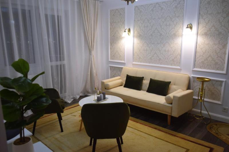 شقة Apartament Thea Făgăraş المظهر الخارجي الصورة